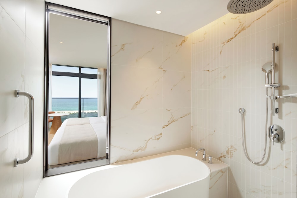 [Pool PKG for 2] Deluxe Hollywood Garden Ocean View photo 1