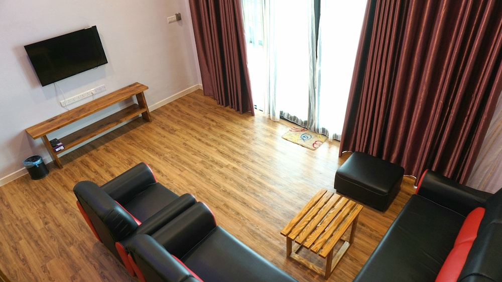 Family Room photo 2