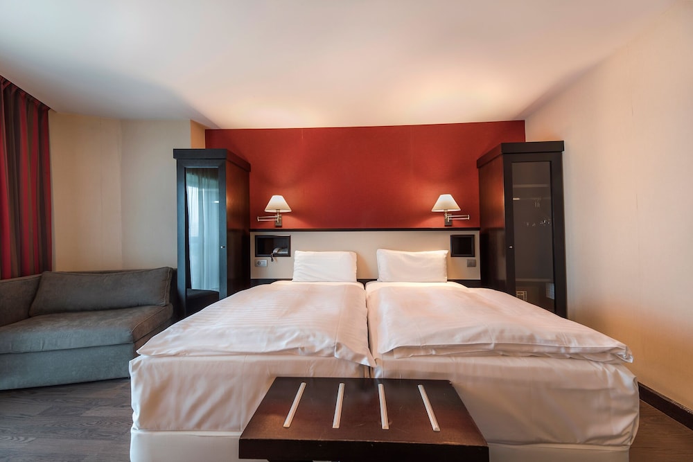 Standard Twin Room - Photo 2