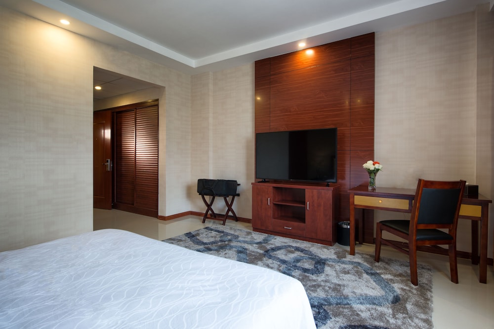 Deluxe Room, 2 Twin Beds, Pool Access photo 3