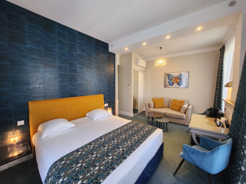 Premium Room - Photo 3