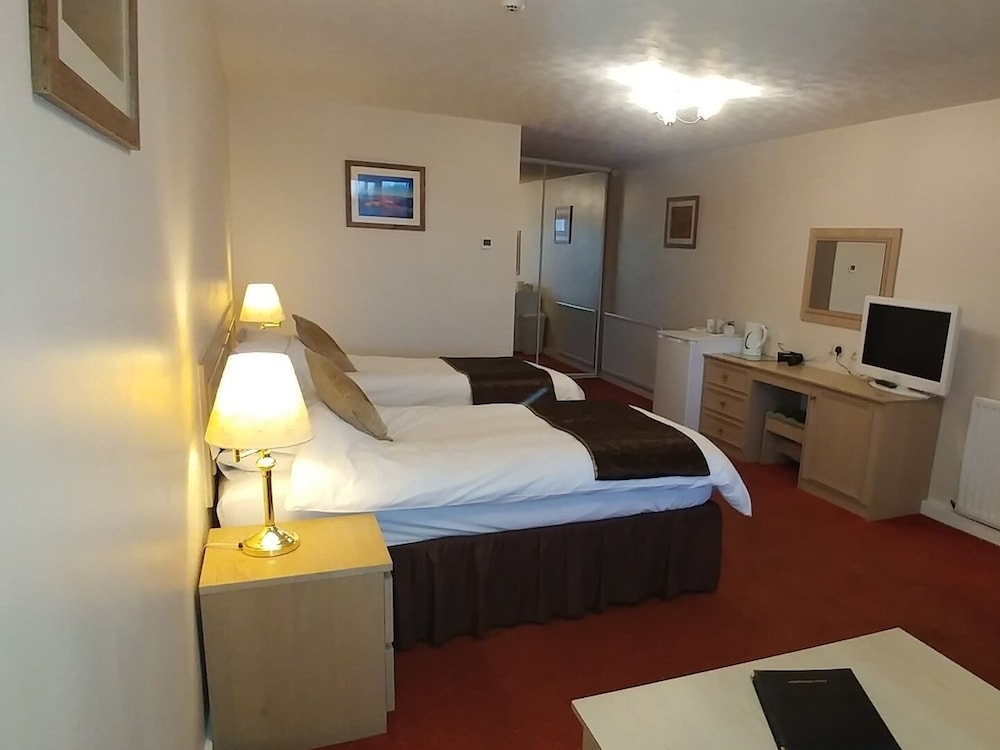 Twin Room, Ensuite photo 2