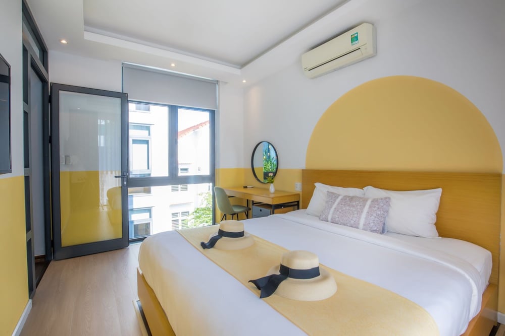 Executive Double Room, Balcony, Pool View