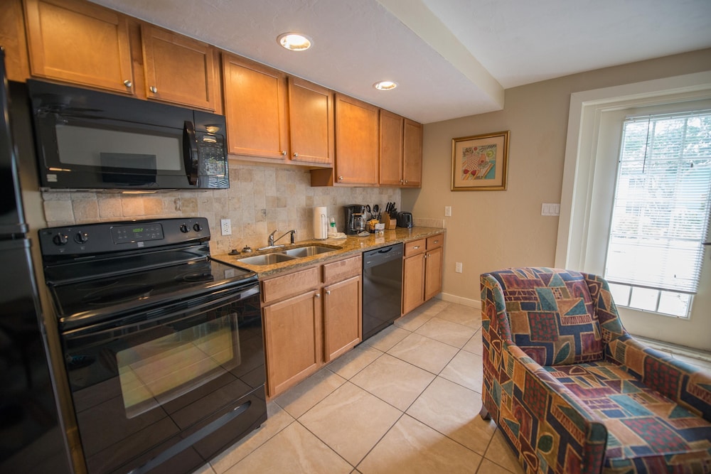 Condo, 1 Bedroom photo 3