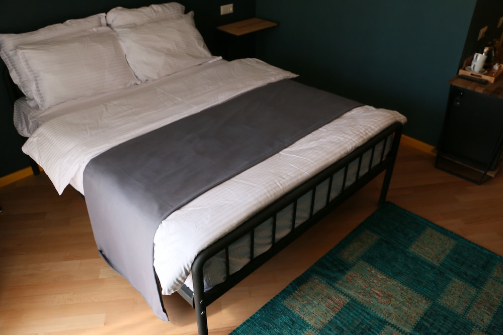 Standard Triple Room, City View