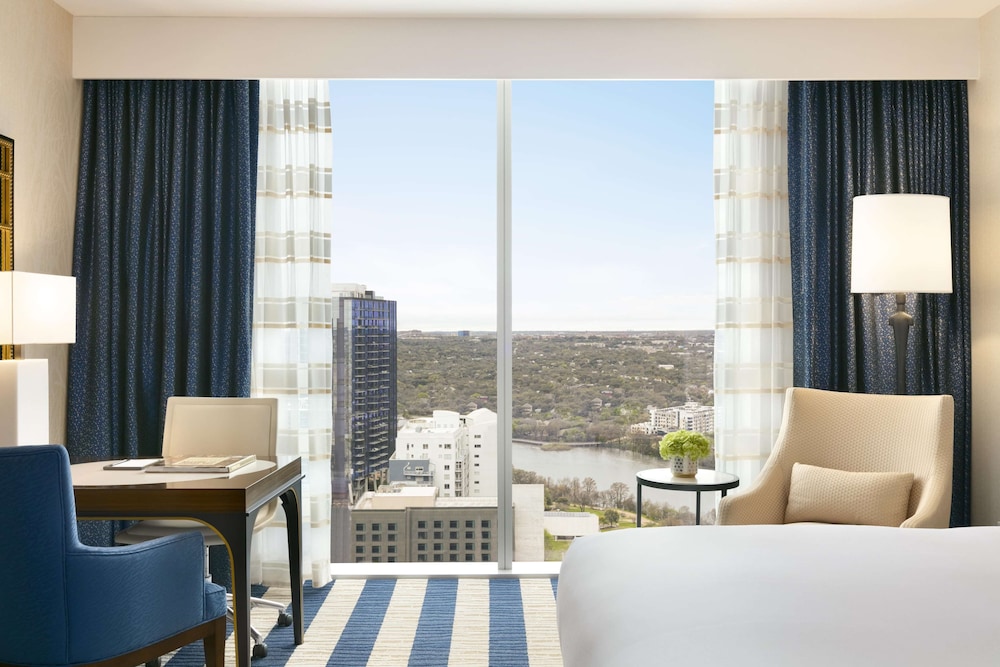 Deluxe Room, 1 King Bed