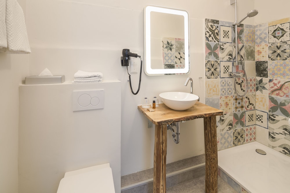 Double Room - Photo 6