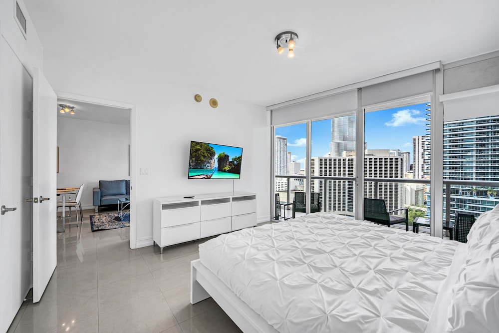 Premier Apartment photo 2