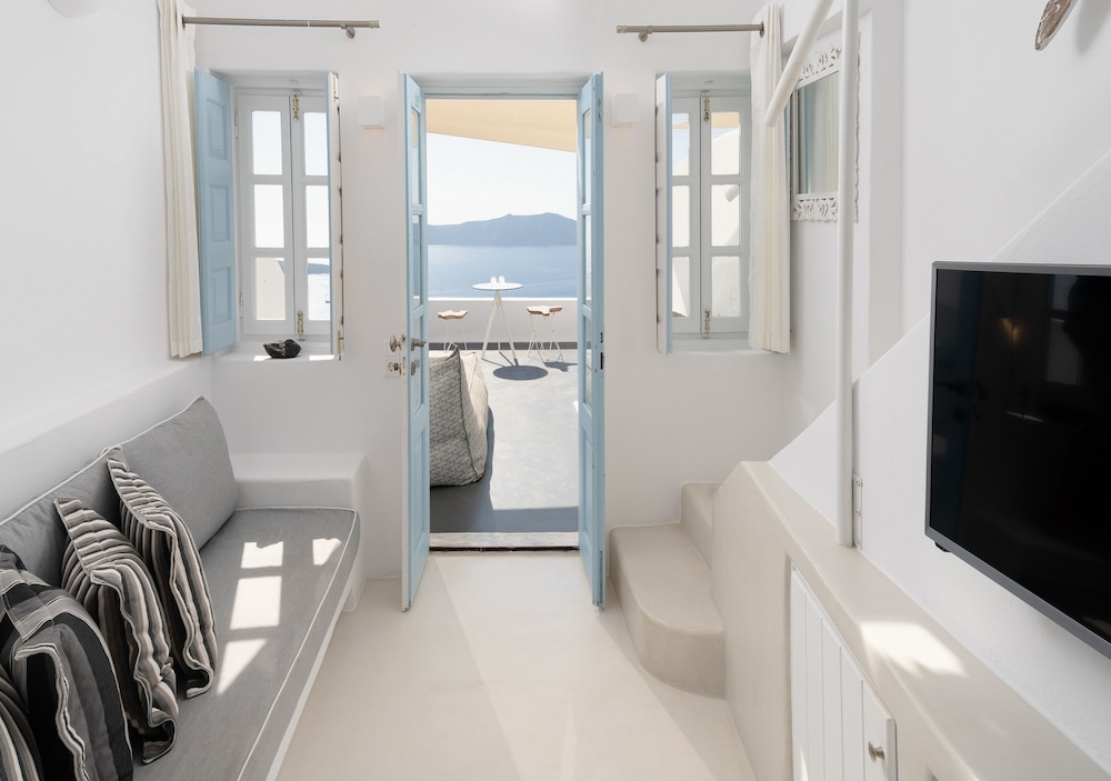 Superior Suite - Photo 5