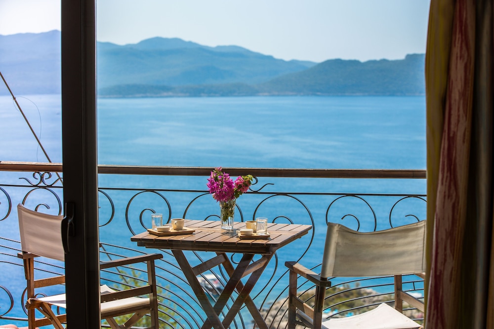 Double Room, Balcony, Sea View photo 2