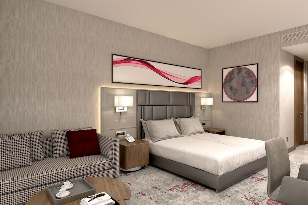Superior Room, 1 King Bed, Accessible (Tub with Grab Bars) - Photo 3