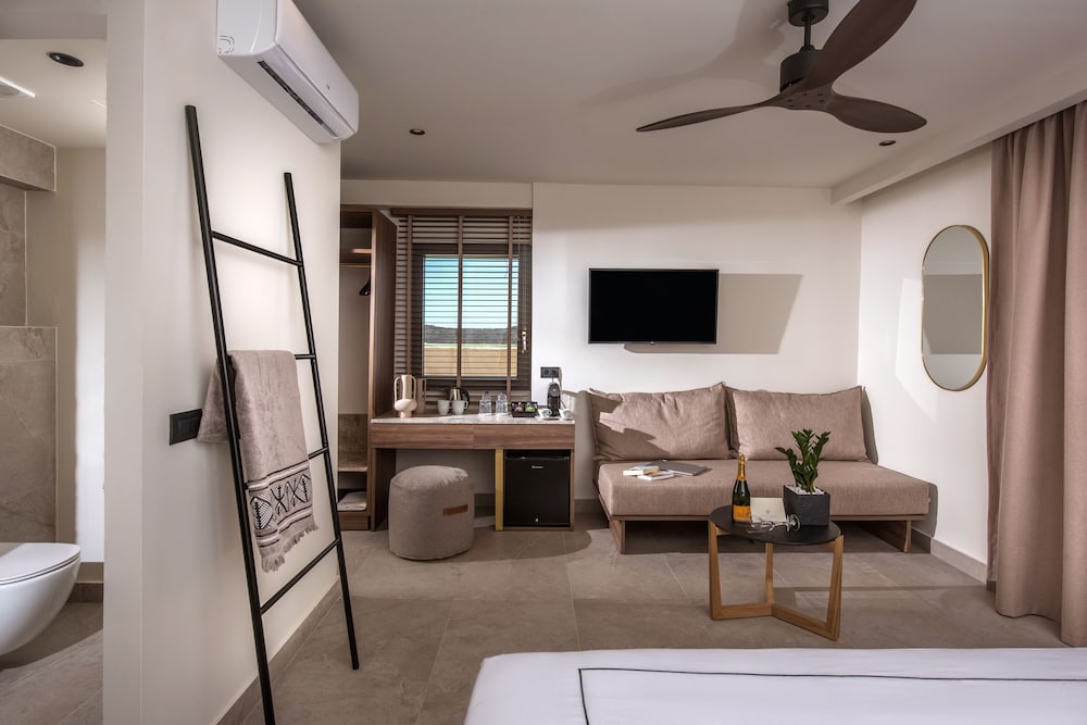 Junior Suite with Private Pool