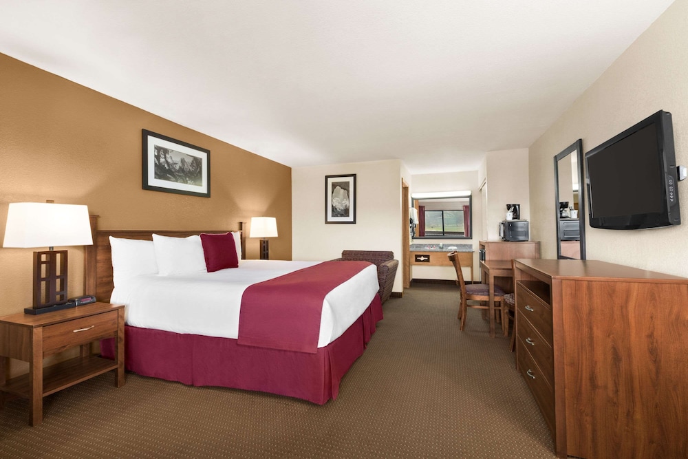 Standard Room, 1 King Bed photo 1