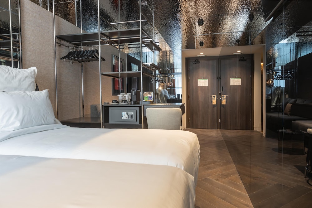 Room, Multiple Beds