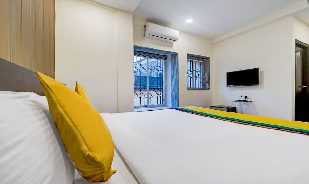 Deluxe Room - Photo 6