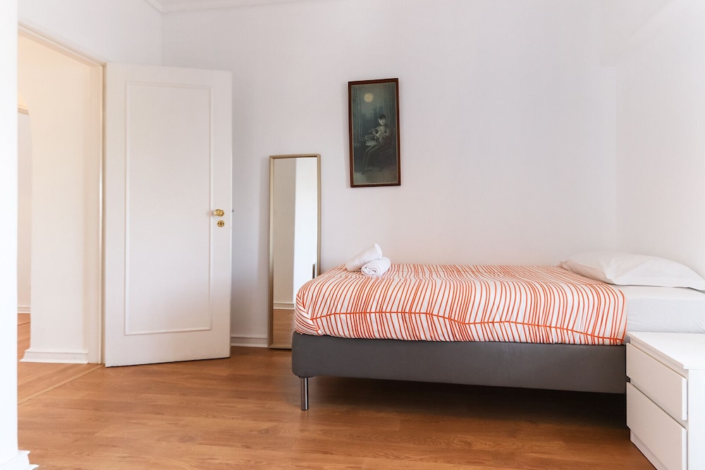 Apartment, 3 Bedrooms, Balcony, Garden View photo 2