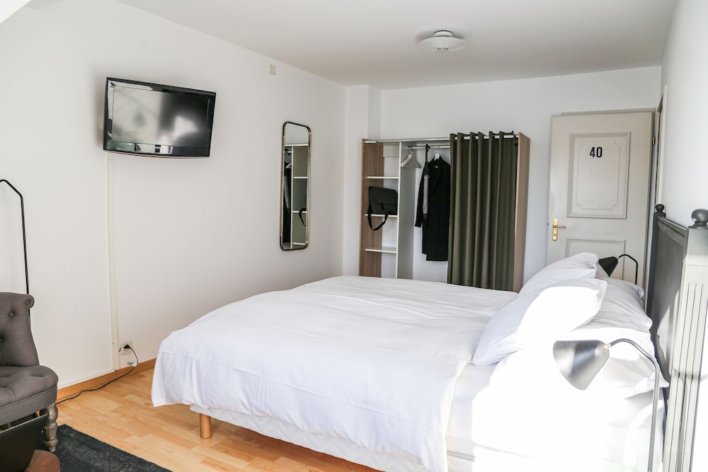 Longstay Room with shared bathroom photo 2