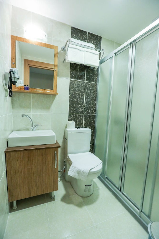 Standard Twin Room, 1 Bedroom, Non Smoking, City View photo 2