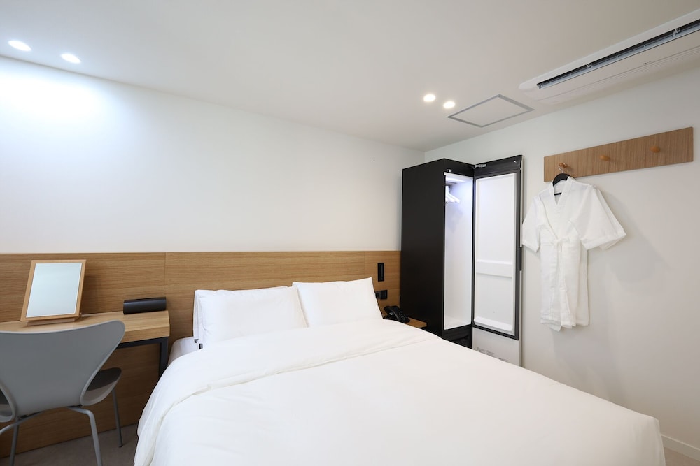 Deluxe Double Room (B)