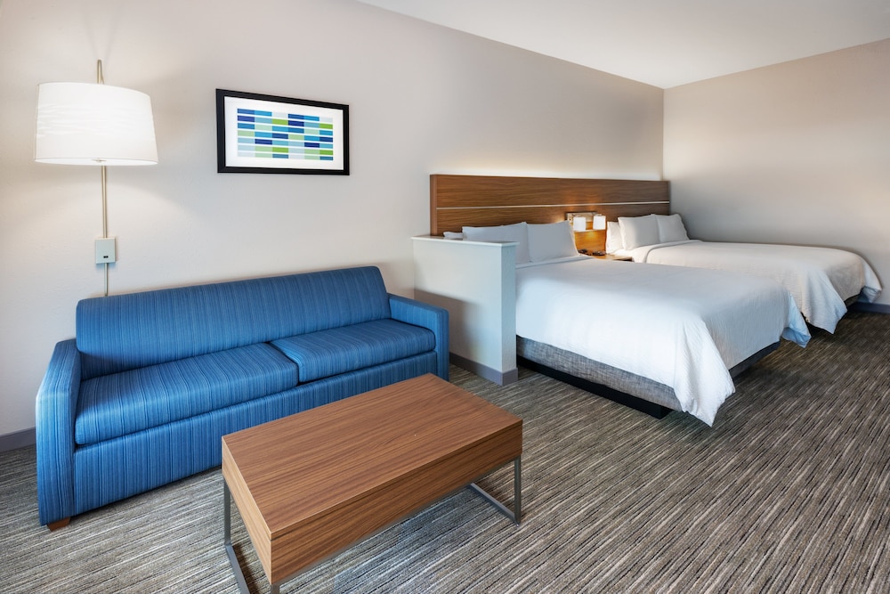 Suite, Multiple Beds - Photo 4