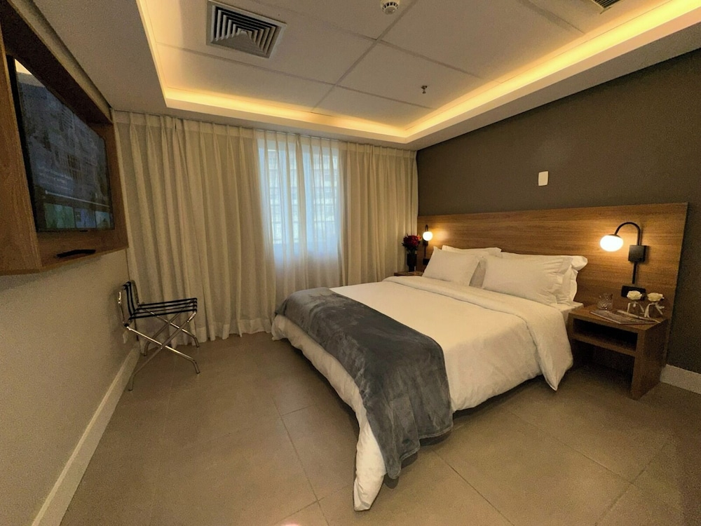 Senior Room, Mobility Accessible