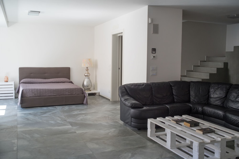 Deluxe Double Room (White MInd) photo 1