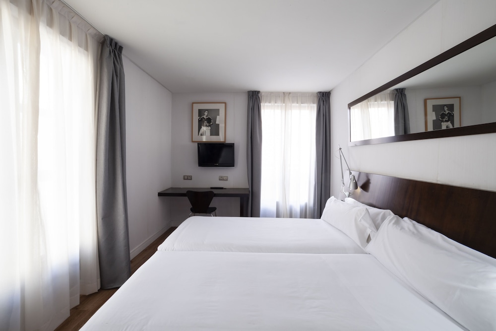 Quadruple Room - Photo 2