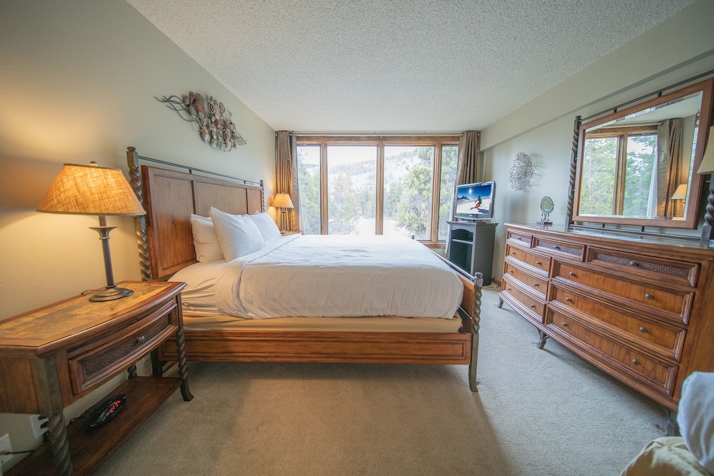 Condo, Multiple Beds, Mountain View (Decatur 1806)