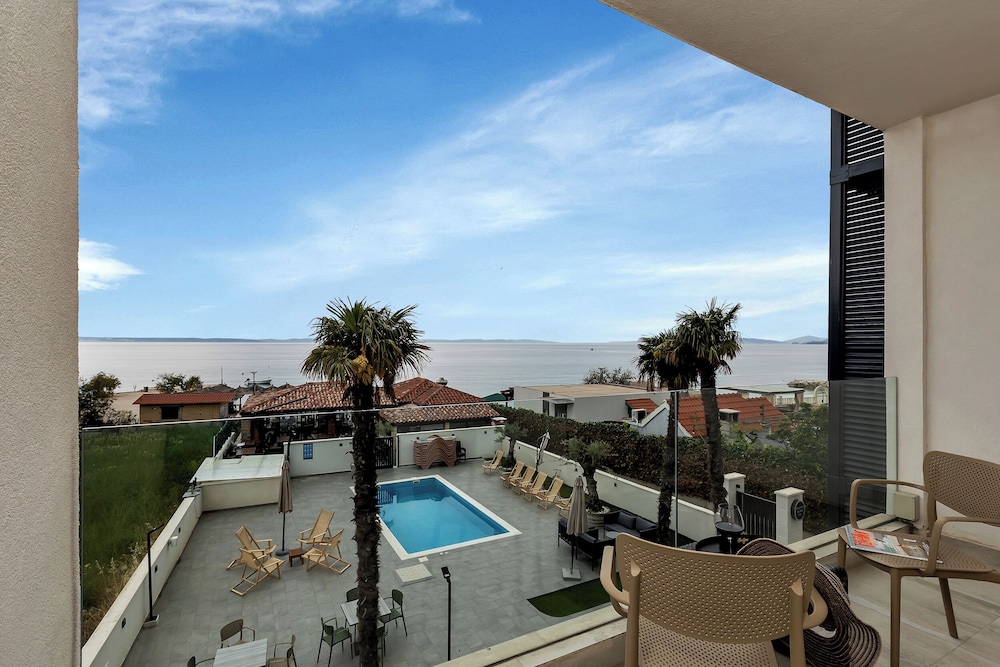 Double Room With Sea/Pool View - Photo 6
