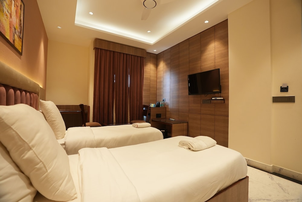 Superior Double or Twin Room - Photo 2