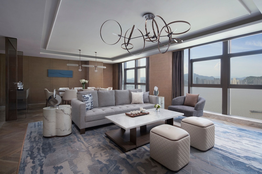Club Suite, 1 Bedroom, River View - Photo 6