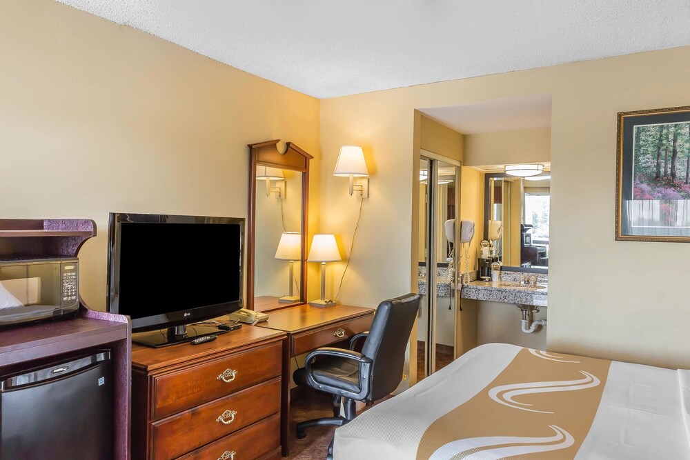Room, 1 Queen Bed, Accessible, Non Smoking - Photo 3