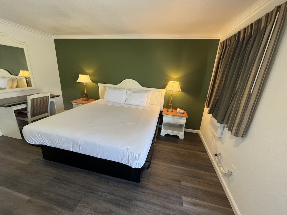 Standard Room, 1 King Bed, Accessible