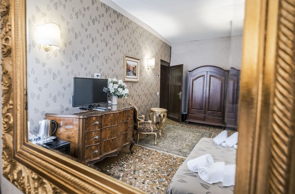 Triple Room, Canal View photo 3
