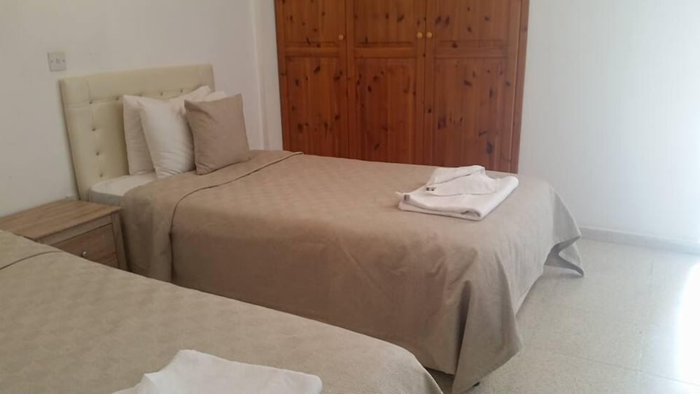 Standard Twin Room, Non Smoking photo 1