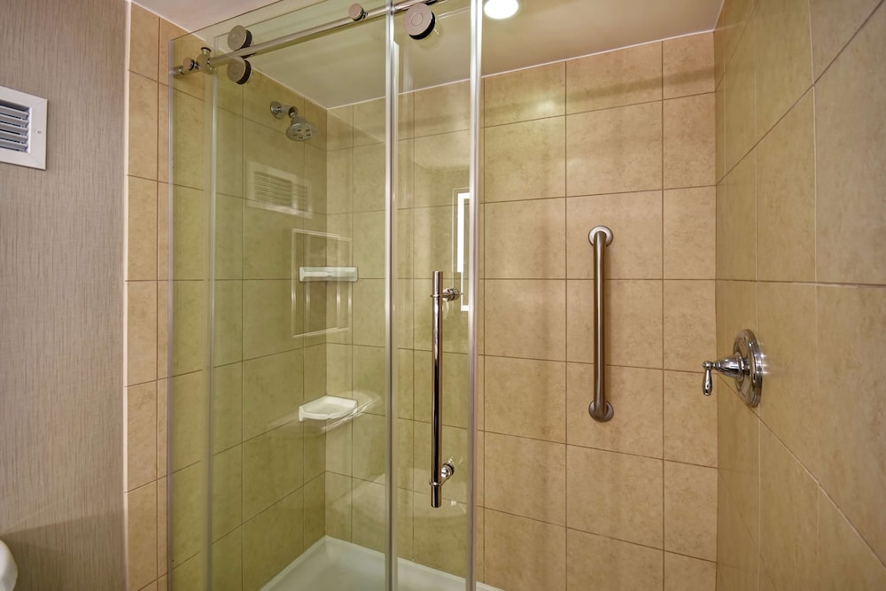 Premium Suite, 1 King Bed, Non Smoking, Corner