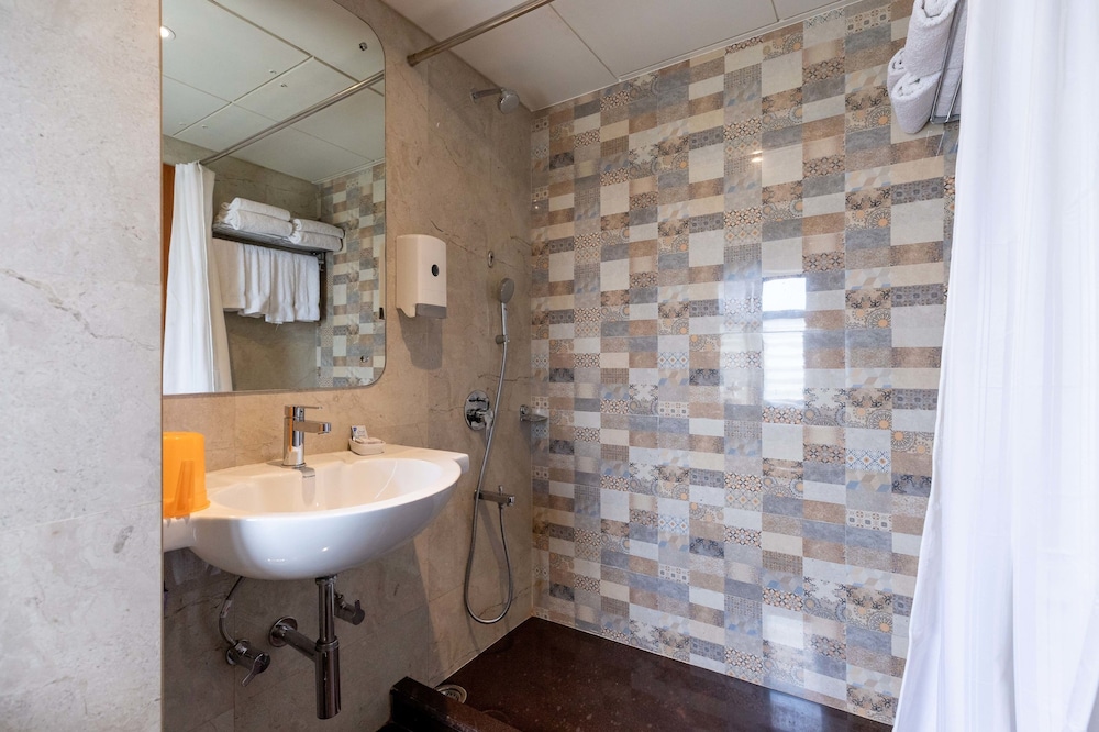 Standard Single Room - Photo 2