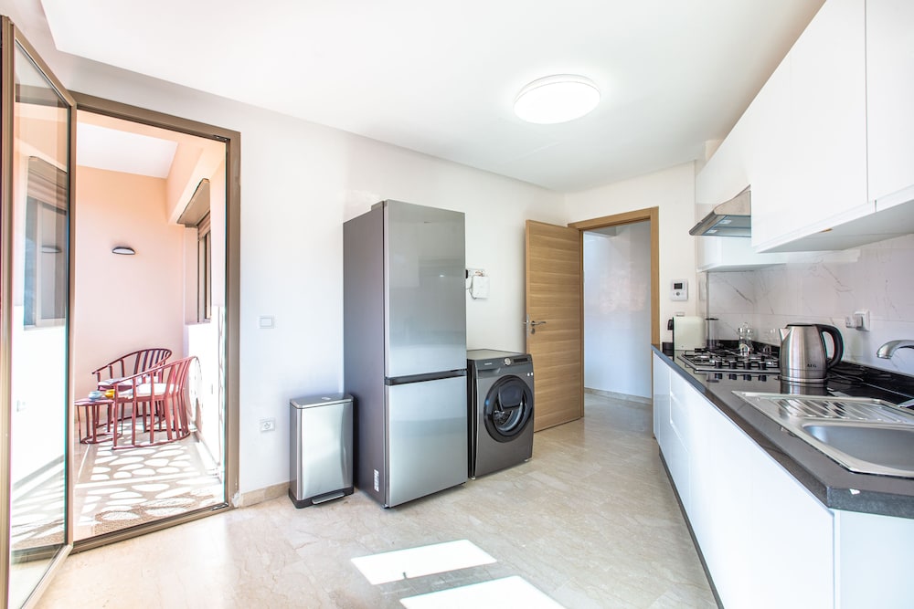 Premium Apartment, 2 Bedrooms, Balcony - Photo 8