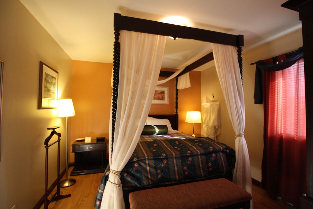 Luxury Suite, 2 Bedrooms, Jetted Tub, Mountain View photo 3