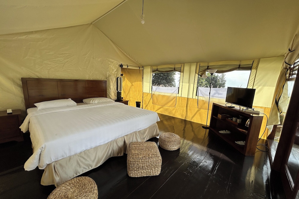 Couple Glamping Garden View