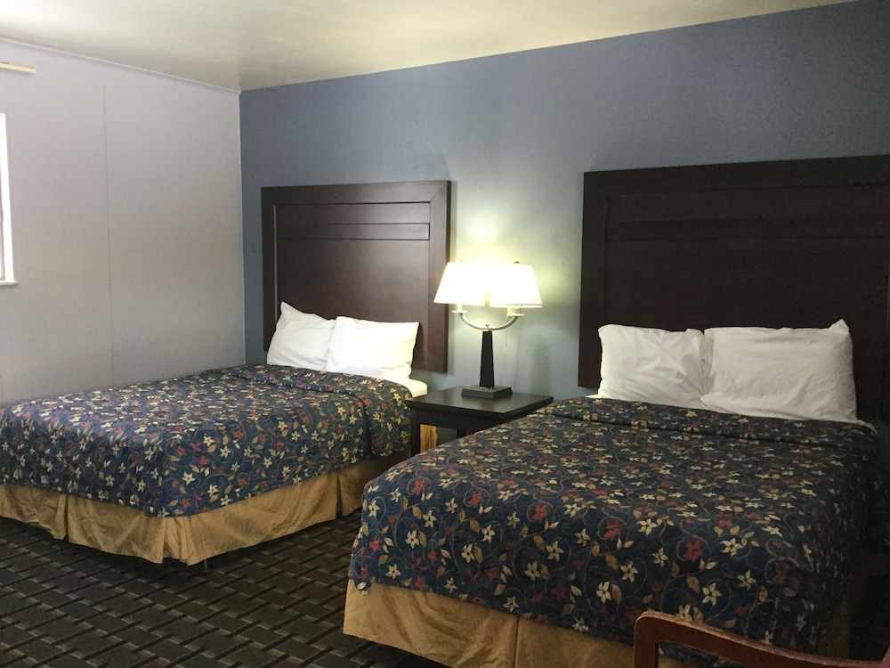 Standard Room, 2 Double Beds, Smoking photo 2