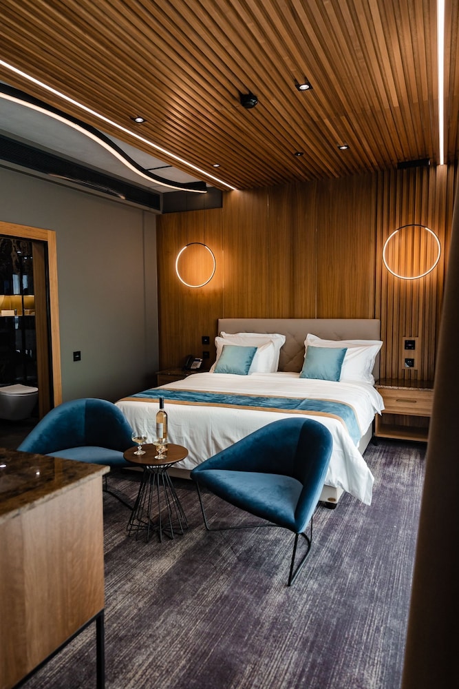 Deluxe Double or Twin Room - Photo 1