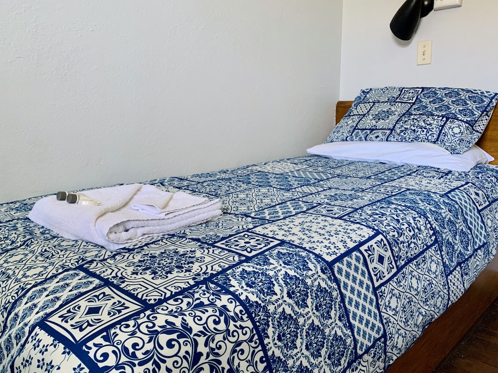 Basic Single Room photo 3