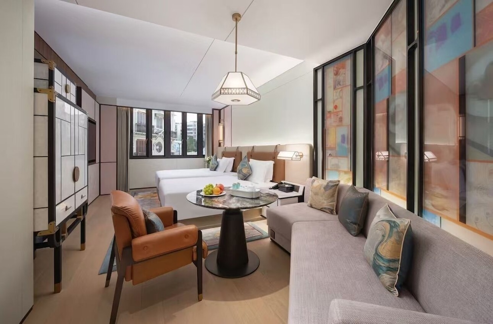 Deluxe Twin Room, City View