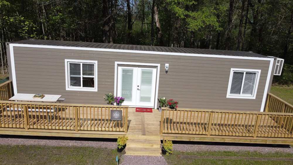 House, 1 Bedroom (No pets, tiny house, linens included) photo 3