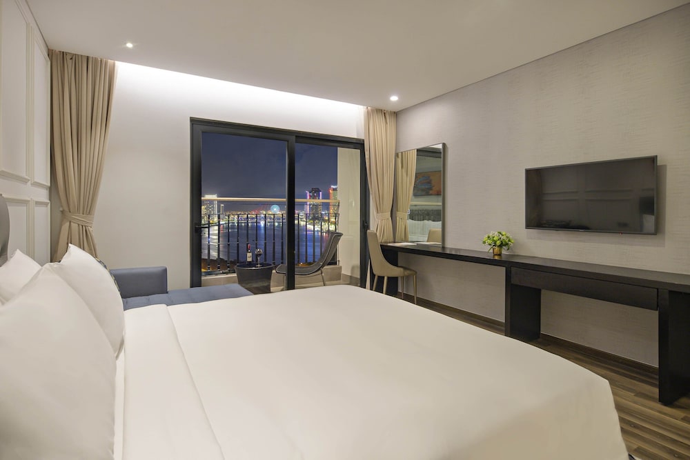 Deluxe Double Room, Balcony, City View photo 1