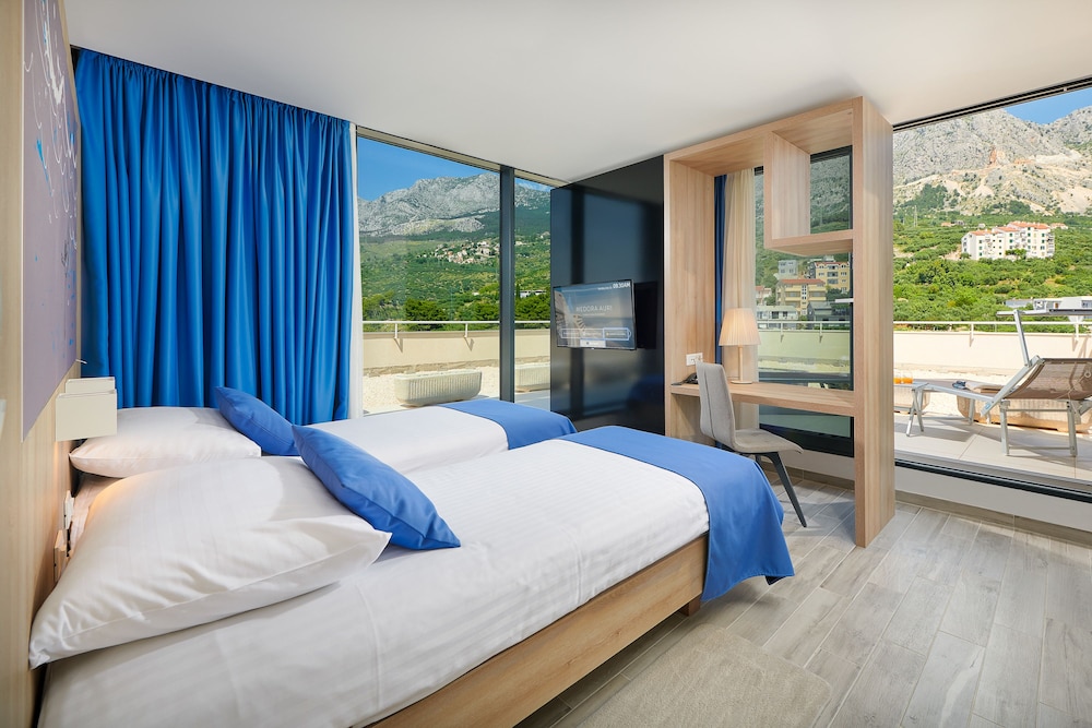 Deluxe Penthouse Suite photo 2