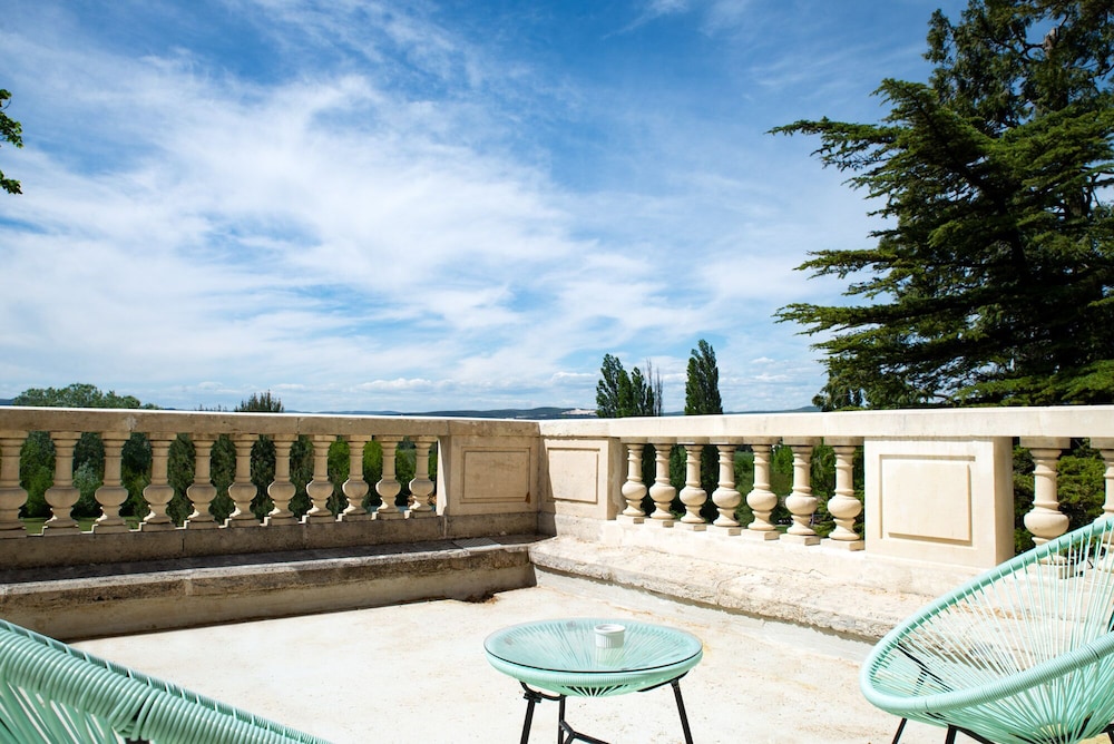 Room, Terrace (Rimbaud) photo 3
