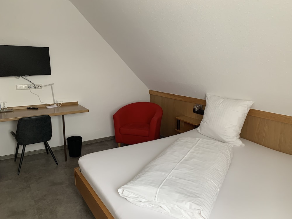 Economy Double Room - Photo 3