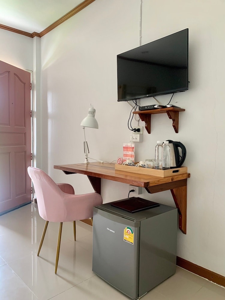 Standard Twin Room - Photo 8